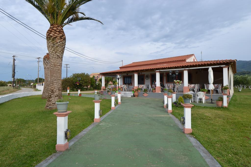Liberty'S Studios Almiros Beach Phòng bức ảnh